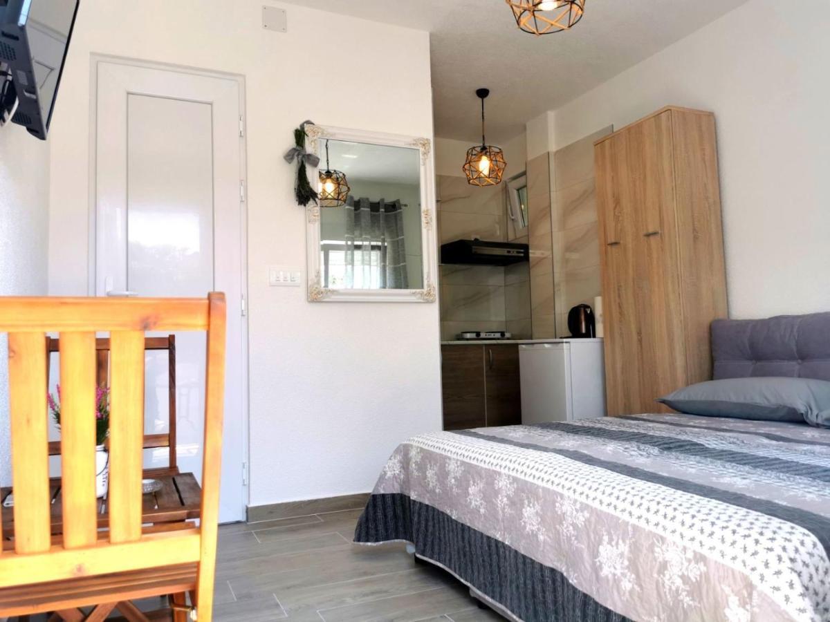 Apartments Lily เนอุม ภายนอก รูปภาพ